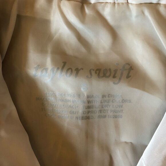 NWOT Rare Taylor Swift “Please Picture Me” Folklore Windbreaker - Size S - Picture 5 of 8